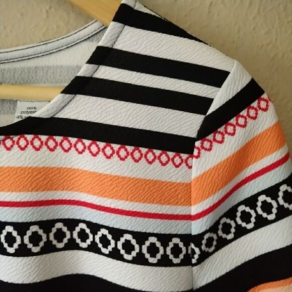 Bar III Striped Top 3/4 Sleeve w/Zipped Back, Size - Medium - Picture 2 of 8